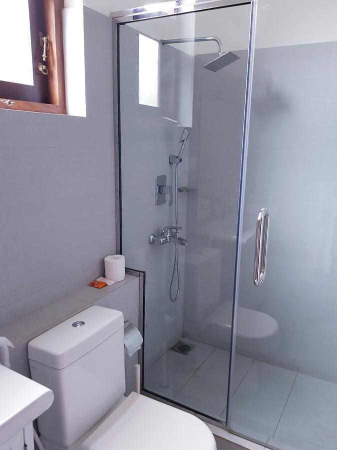 Sea Breeze Deluxe Inn Негомбо Экстерьер фото